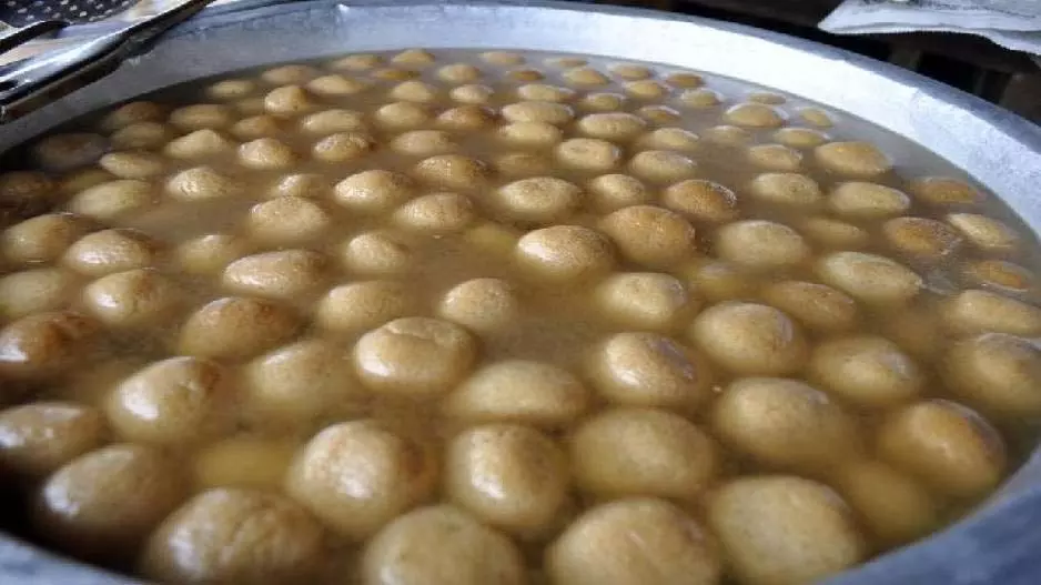 Odisha : रसगोला सिर्फ मिठाई नहीं, संस्कृति का प्रतीक है Odisha : रसगोला सिर्फ मिठाई नहीं, संस्कृति का प्रतीक है
