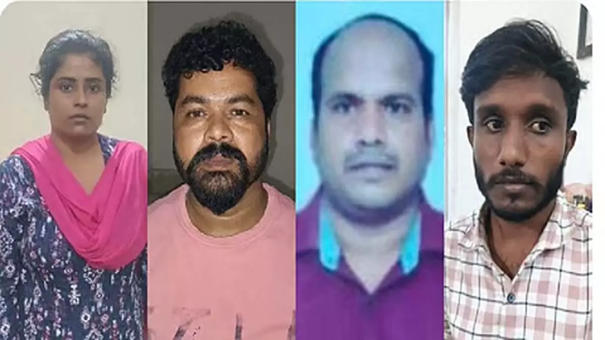 कलबुर्गी हत्याकांड की साजिश के पीछे तीन लोगों की गिरफ्तारी से प्रेम त्रिकोण का पता चला कलबुर्गी हत्याकांड की साजिश के पीछे तीन लोगों की गिरफ्तारी से प्रेम त्रिकोण का पता चला