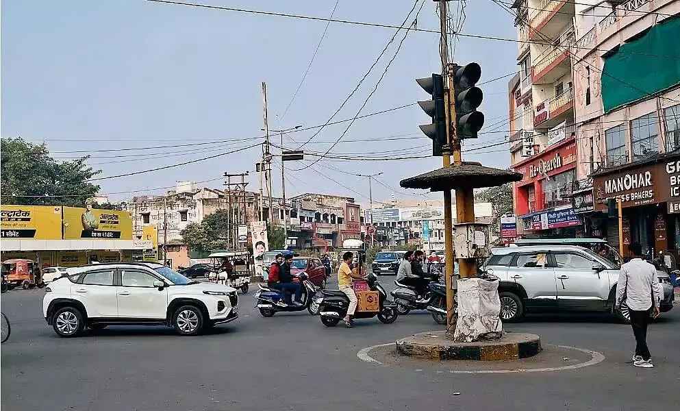 MP : उच्च न्यायालय ने जबलपुर के मृत ट्रैफिक सिग्नल पर अधिकारियों से जवाब मांगा MP : उच्च न्यायालय ने जबलपुर के मृत ट्रैफिक सिग्नल पर अधिकारियों से जवाब मांगा