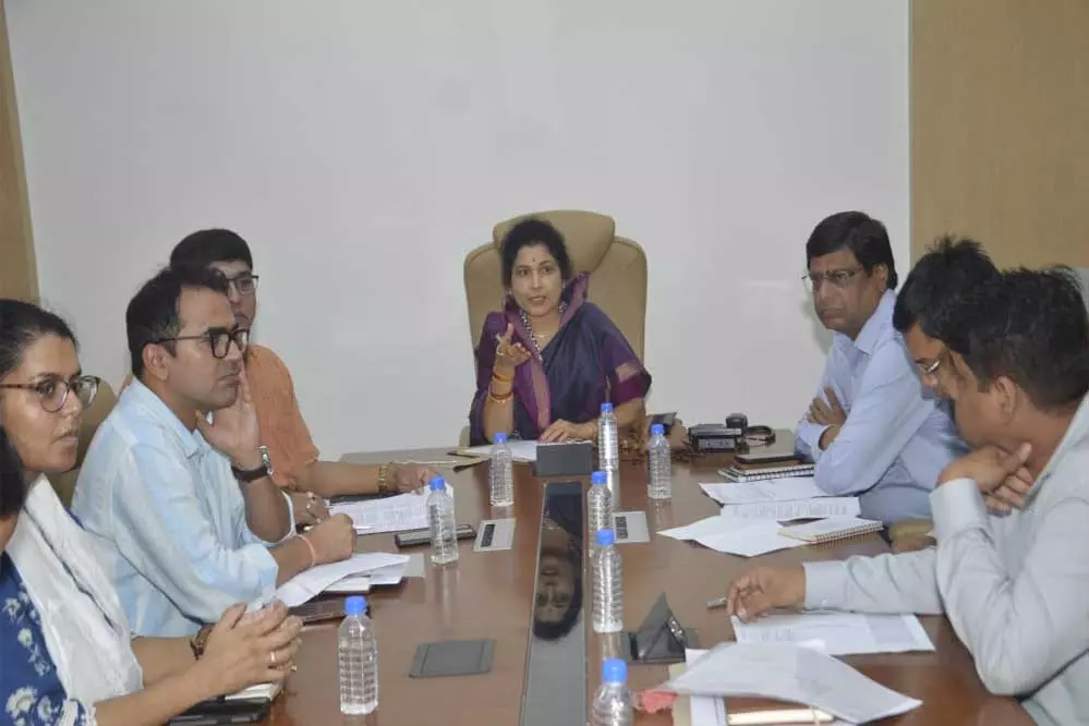 Bhopal: स्वीकृत सड़कों का काम तय समय में पूरा करें: श्रीमती गौर Bhopal: स्वीकृत सड़कों का काम तय समय में पूरा करें: श्रीमती गौर