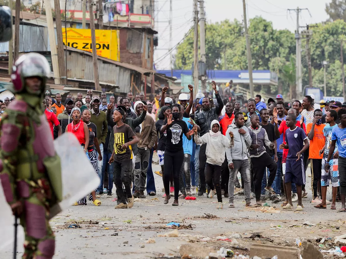 Kenya: देशव्यापी सरकार विरोधी प्रदर्शनों में 11 की मौत, 500 से अधिक गिरफ्तार Kenya: देशव्यापी सरकार विरोधी प्रदर्शनों में 11 की मौत, 500 से अधिक गिरफ्तार