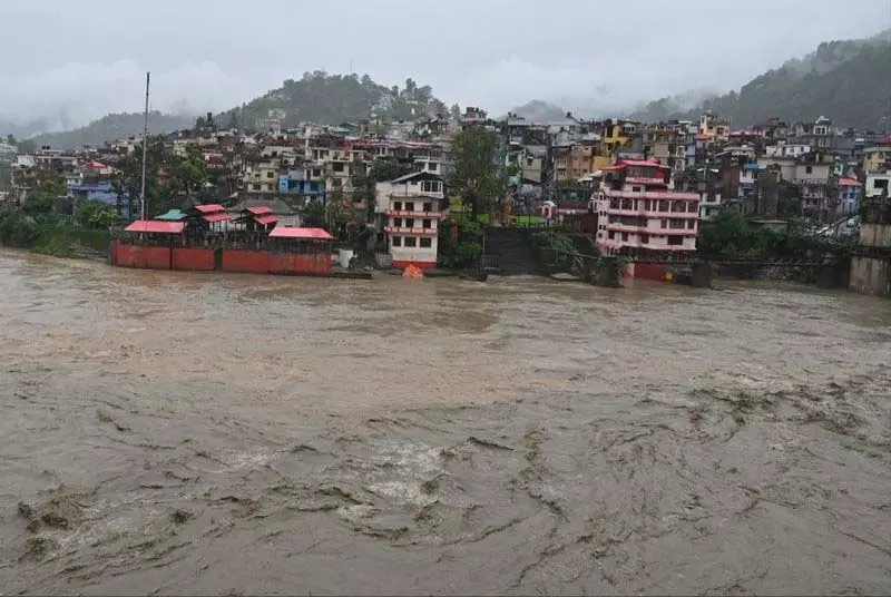 नदी तट से 100 मीटर दूर ही बनाए जाएं मकान: CM नदी तट से 100 मीटर दूर ही बनाए जाएं मकान: CM