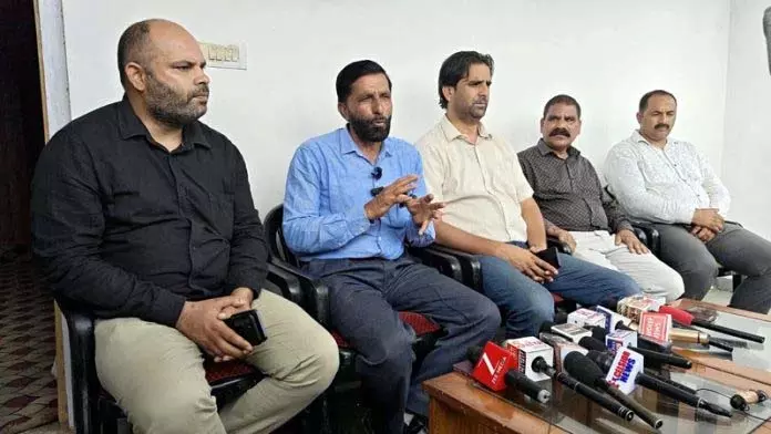 JU से गोजरी-पहाड़ी के लिए सहायक प्रोफेसर के साक्षात्कार आयोजित करने का आग्रह JU से गोजरी-पहाड़ी के लिए सहायक प्रोफेसर के साक्षात्कार आयोजित करने का आग्रह
