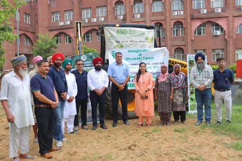 Amritsar: मानसून मिशन, जिला प्रशासन 3 लाख पौधे लगाने के लिए तैयार Amritsar: मानसून मिशन, जिला प्रशासन 3 लाख पौधे लगाने के लिए तैयार