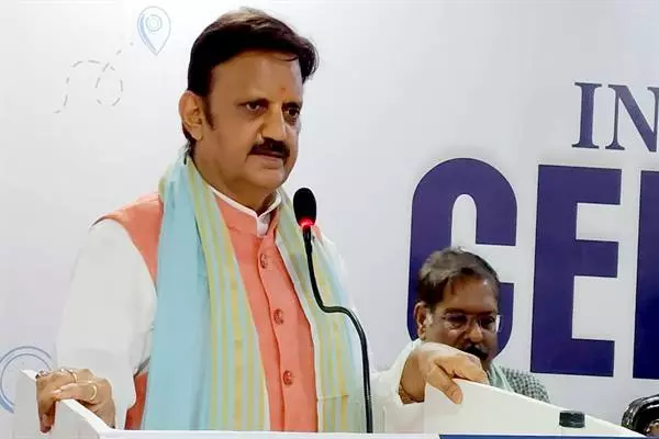 Bhopal: मध्यप्रदेश विकास की दौड़ में अग्रणी: उप मुख्यमंत्री का दावा Bhopal: मध्यप्रदेश विकास की दौड़ में अग्रणी: उप मुख्यमंत्री का दावा