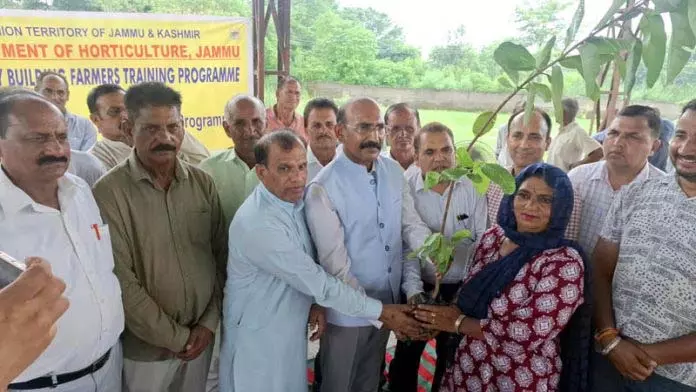 Pargawal में किसानों के लिए प्रशिक्षण कार्यक्रम आयोजित Pargawal में किसानों के लिए प्रशिक्षण कार्यक्रम आयोजित