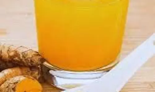 Health: जानिए सुबह खाली पेट हल्दी वाला पानी पीने के फायदे