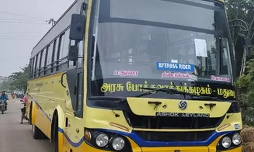 सरकारी बसों का रंग फिर क्यों बदल रहा है? परिवहन विभाग के अधिकारी बता रहे हैं