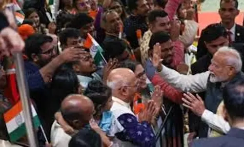प्रधानमंत्री मोदी ब्रासीलिया के होटल पहुंचे, प्रवासी भारतीयों ने उनका गर्मजोशी से स्वागत किया