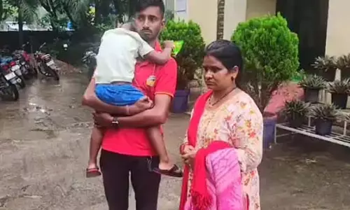 नर्सरी के छात्र को पीटा, टीचर पुलिस हिरासत में