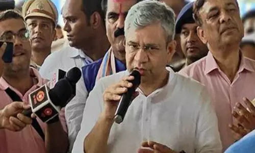Bihar: रेल मंत्री वैष्णव ने कर्पूरीग्राम स्टेशन के उन्नयन कार्य की आधारशिला रखी
