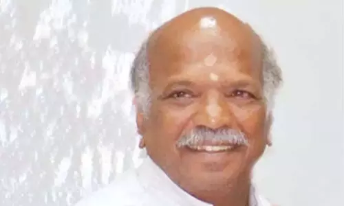 Karnataka: ट्रक चालकों ने अन्न भाग्य योजना के तहत डिलीवरी रोकी Karnataka: ट्रक चालकों ने अन्न भाग्य योजना के तहत डिलीवरी रोकी