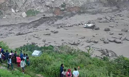 China में भारी बारिश से नेपाल में बाढ़ 18 लोग लापता