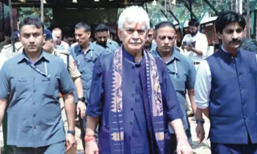 उपराज्यपाल ने पहलगाम में नुनवान बेस कैंप का दौरा किया उपराज्यपाल ने पहलगाम में नुनवान बेस कैंप का दौरा किया