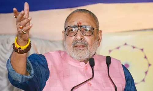 नीतीश की छवि खराब करने के लिए राजनीतिक गैंग रच रहा साजिश : गिरिराज सिंह नीतीश की छवि खराब करने के लिए राजनीतिक गैंग रच रहा साजिश : गिरिराज सिंह