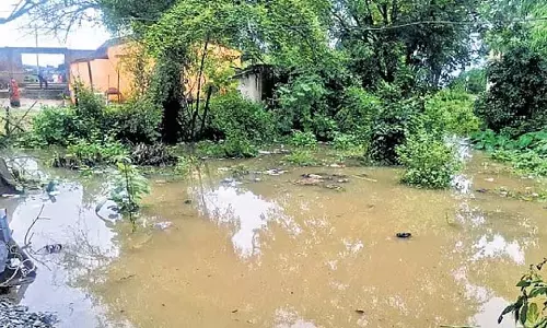 Odisha: भारी बारिश से 200 गांव प्रभावित, बाढ़ का खतरा बरकरार Odisha: भारी बारिश से 200 गांव प्रभावित, बाढ़ का खतरा बरकरार