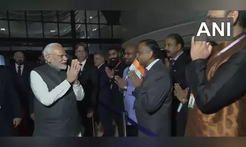 PM मोदी ब्रासीलिया के होटल पहुंचे, प्रवासी भारतीयों ने उनका गर्मजोशी से स्वागत किया