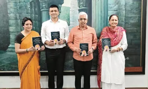 कुलपति ने किया ‘हैप्पी स्कूल्स’ पुस्तक का विमोचन