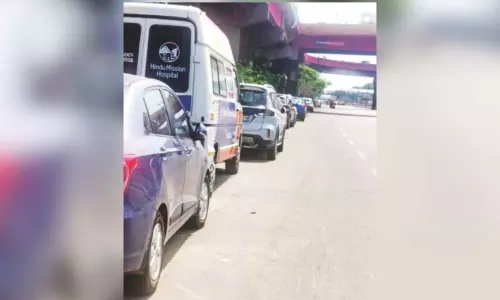 चेन्नई सिटीजन कनेक्ट, GST Road पर अनियंत्रित अवैध पार्किंग से यातायात की समस्या बढ़ी चेन्नई सिटीजन कनेक्ट, GST Road पर अनियंत्रित अवैध पार्किंग से यातायात की समस्या बढ़ी