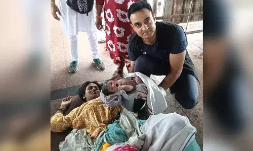 रेलवे स्टेशन पर महिला के प्रसव में मदद करने वाले सैन्य अधिकारी को Army Chief ने दी सराहना