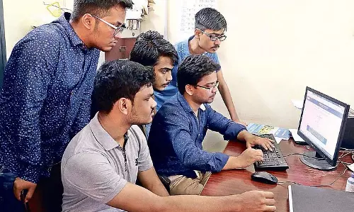 Odisha: विज्ञान स्ट्रीम में सर्वाधिक अंक प्राप्त कर रेनशॉ प्लस टू कट-ऑफ सूची में शीर्ष पर Odisha: विज्ञान स्ट्रीम में सर्वाधिक अंक प्राप्त कर रेनशॉ प्लस टू कट-ऑफ सूची में शीर्ष पर