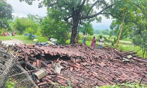Sundargarh में भारी बारिश के कारण मकान ढहने से किसान की मौत Sundargarh में भारी बारिश के कारण मकान ढहने से किसान की मौत