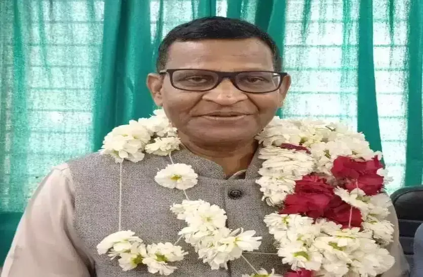 Chhatarpur में बागेश्वर धाम के पास दीवार गिरने से एक की मौत