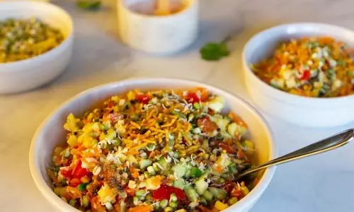 Recipe: 5 मिनट में बनाएं हेल्दी और टेस्टी प्रोटीन से भरपूर स्प्राउट्स भेल Recipe: 5 मिनट में बनाएं हेल्दी और टेस्टी प्रोटीन से भरपूर स्प्राउट्स भेल