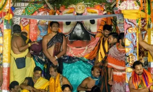 रथ यात्रा: देवताओं के जगन्नाथ मंदिर लौटने से पहले सेवकों ने अधार पाना अनुष्ठान किया रथ यात्रा: देवताओं के जगन्नाथ मंदिर लौटने से पहले सेवकों ने अधार पाना अनुष्ठान किया