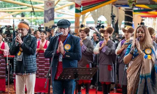 बॉलीवुड पार्श्व गायक मोहित चौहान ने Dalai Lama के विशेष दिन में संगीत जोड़ा बॉलीवुड पार्श्व गायक मोहित चौहान ने Dalai Lama के विशेष दिन में संगीत जोड़ा