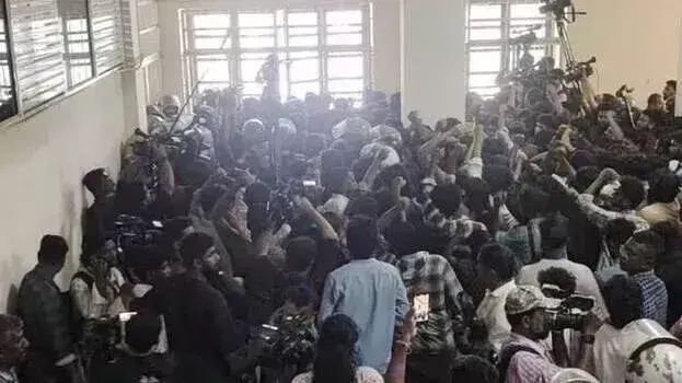 Kerala यूनिवर्सिटी में SFI का विरोध उग्र, पुलिस-प्रदर्शनकारियों में झड़प