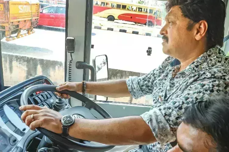 Kerala के परिवहन मंत्री ने गड्ढों पर एलडीएफ सरकार का बचाव किया