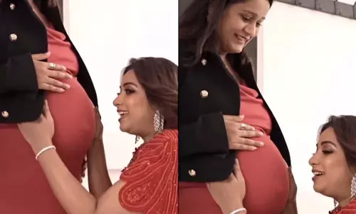Shreya Ghoshal : फैन के बेबी के लिए गाया ‘पीयू बोले’ हुआ इमोशनल मोमेंट Shreya Ghoshal : फैन के बेबी के लिए गाया ‘पीयू बोले’ हुआ इमोशनल मोमेंट