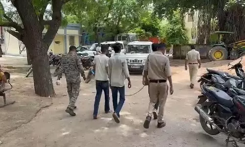 ‘लाडली बहना योजना’ की किस्त राशि बढ़ाने के बहाने महिलाओं को ठगने के आरोप में 3 गिरफ्तार ‘लाडली बहना योजना’ की किस्त राशि बढ़ाने के बहाने महिलाओं को ठगने के आरोप में 3 गिरफ्तार