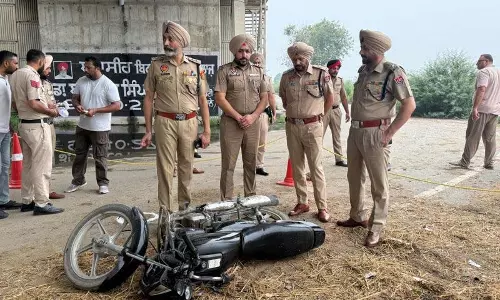 Jalandhar: मुठभेड़ में 2 ड्रग तस्कर घायल, नशीले पदार्थों और आग्नेयास्त्रों के साथ गिरफ्तार Jalandhar: मुठभेड़ में 2 ड्रग तस्कर घायल, नशीले पदार्थों और आग्नेयास्त्रों के साथ गिरफ्तार
