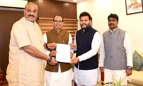 Andhra : बुंदेलखंड जैसी मदद करें अत्चन्नायडू की केंद्र से अपील Andhra : बुंदेलखंड जैसी मदद करें अत्चन्नायडू की केंद्र से अपील