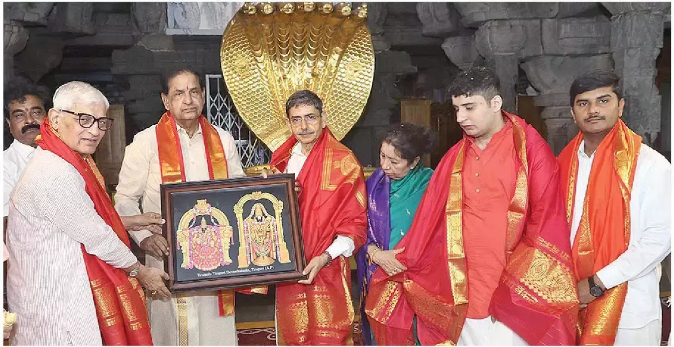 Tamil Nadu के राज्यपाल ने भगवान बालाजी की पूजा-अर्चना की Tamil Nadu के राज्यपाल ने भगवान बालाजी की पूजा-अर्चना की