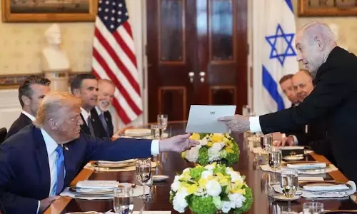 Israel और हमास के बीच युद्ध विराम पर चर्चा के बीच नेतन्याहू ने व्हाइट हाउस में ट्रंप से मुलाकात की