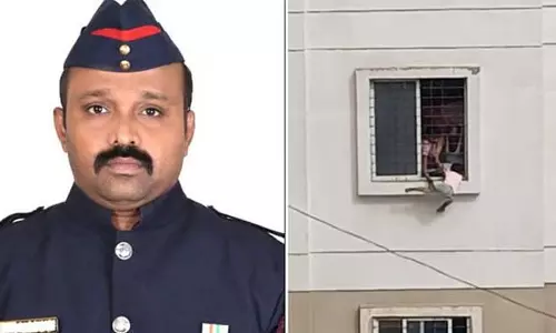 Pune : तीसरी मंजिल के अपार्टमेंट की खिड़की से 4 साल की बच्ची को बचाया गया Pune : तीसरी मंजिल के अपार्टमेंट की खिड़की से 4 साल की बच्ची को बचाया गया