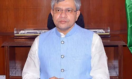 केंद्रीय मंत्री अश्विनी वैष्णव के पिता के निधन पर लोकसभा स्पीकर समेत कई नेताओं ने जताया दुख