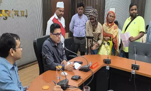 Anuppur: जनसुनवाई में लोगों ने कलेक्टर को बताईं दिक्कतें