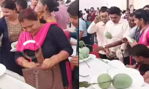 Lucknow का आम महोत्सव मुफ्त में भोजन की होड़ में समाप्त Lucknow का आम महोत्सव मुफ्त में भोजन की होड़ में समाप्त