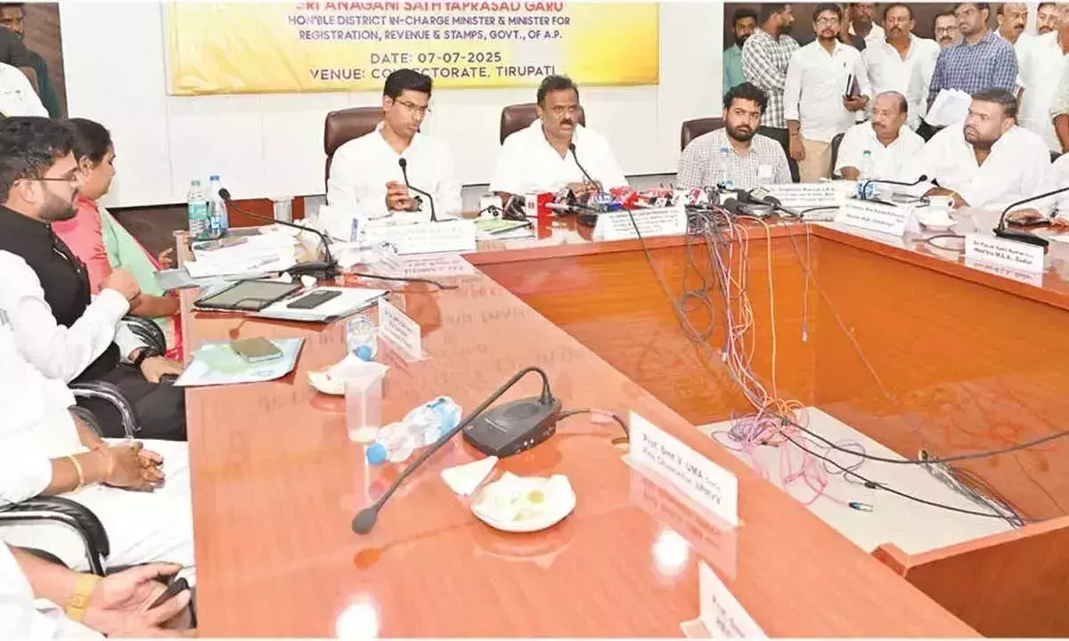 तिरुपति को सभी क्षेत्रों में शीर्ष पर बनाए रखें: राजस्व मंत्री
