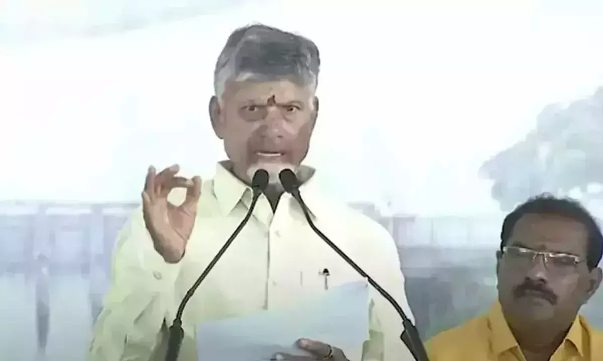 Andhra के सीएम चंद्रबाबू नायडू ने श्रीशैलम परियोजना के गेट खोलकर पानी छोड़ा