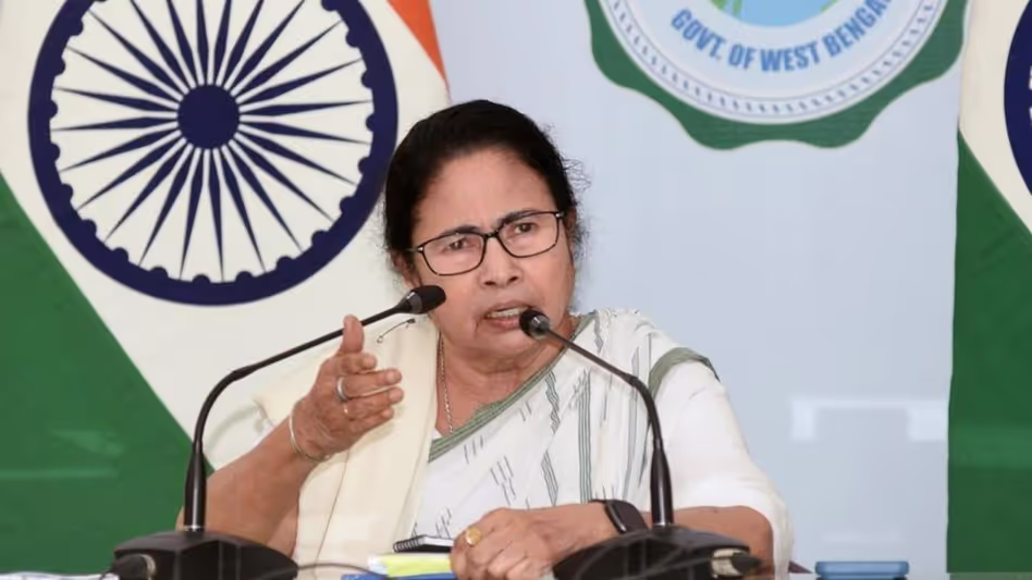 ममता ने बंगाल के किसान को एनआरसी नोटिस देने पर असम सरकार की आलोचना की