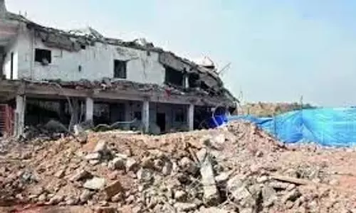 GHMC ने प्रशासनिक भवन से 2.5 टन ई-कचरा हटाया, जिसे रीसाइक्लिंग के लिए भेजा गया GHMC ने प्रशासनिक भवन से 2.5 टन ई-कचरा हटाया, जिसे रीसाइक्लिंग के लिए भेजा गया
