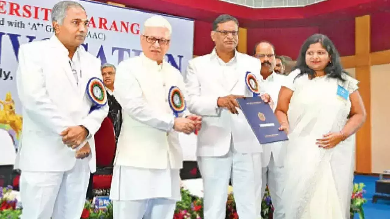 युवा अनुसंधान के नए मील के पत्थर स्थापित कर रहे हैं: राज्यपाल युवा अनुसंधान के नए मील के पत्थर स्थापित कर रहे हैं: राज्यपाल
