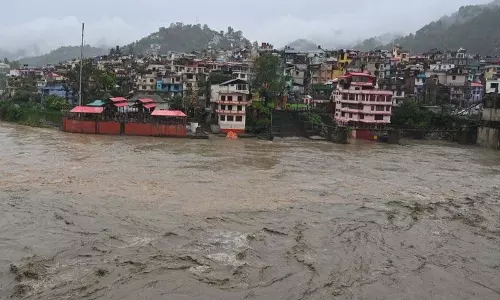 नदी तट से 100 मीटर दूर ही बनाए जाएं मकान: CM नदी तट से 100 मीटर दूर ही बनाए जाएं मकान: CM
