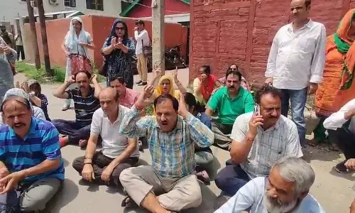 Jammu: कश्मीरी पंडित कार्यकर्ता ने घाटी में मंदिर की जमीन पर अतिक्रमण का आरोप लगाया
