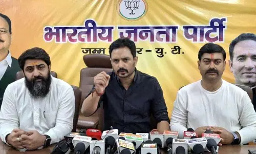 NC अनावश्यक स्ट्रिंग उर्दू विवाद: डॉ. जसरोटिया